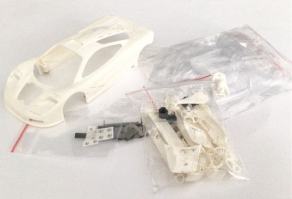 Revo Slot Karosserie 1:32 Bausatz F1 GTR Typ A